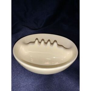 Robert Fowler R. F. Ltd  Ceramic Ashtray‎ from Australia 5.5"